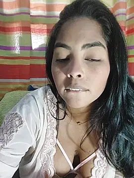 Snapshot of missmelissa_ chatting on November 11, 11:43 am missmelissa online show from November 11, 11:43 am