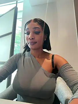Snapshot of __Nessa__ chatting on June 6, 11:48 am Nessa online show from June 6, 11:48 am