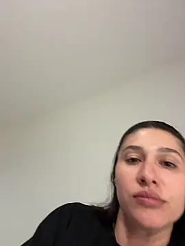 Snapshot of IrisBlues chatting on April 28, 3:39 pm IrisBlues online show from April 28, 3:39 pm