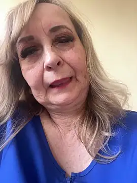 Snapshot of Irina2909@xh chatting on June 19, 8:29 am Irina2909xh online show from June 19, 8:29 am