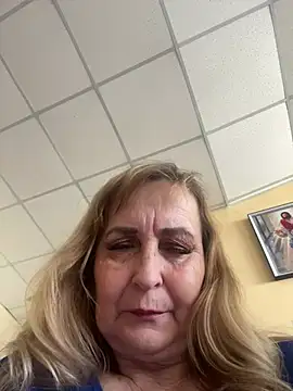 Snapshot of Irina2909@xh chatting on July 16, 9:37 am Irina2909xh online show from July 16, 9:37 am
