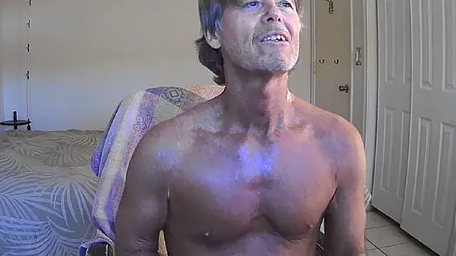 Snapshot of nakeedcowboi65 chatting on March 20, 10:36 pm nakeedcowboi65 online show from March 20, 10:36 pm