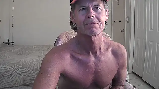 Snapshot of nakeedcowboi65 chatting on March 23, 11:31 pm nakeedcowboi65 online show from March 23, 11:31 pm