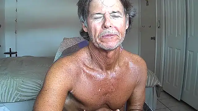 Snapshot of nakeedcowboi65 chatting on March 29, 6:30 pm nakeedcowboi65 online show from March 29, 6:30 pm