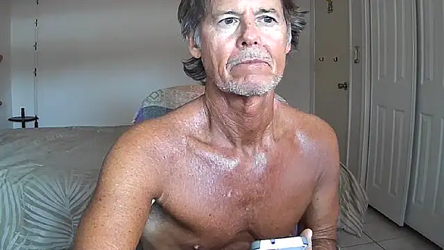 Snapshot of nakeedcowboi65 chatting on April 2, 9:01 pm nakeedcowboi65 online show from April 2, 9:01 pm