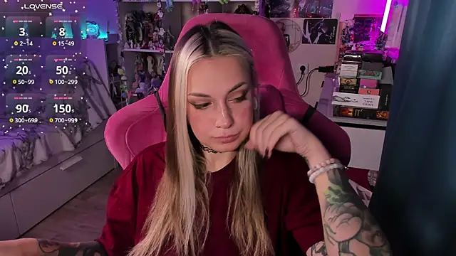 Snapshot of ChloeKohaku chatting on November 23, 6:35 am ChloeKohaku online show from November 23, 6:35 am