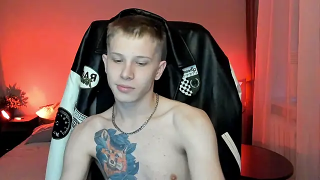 Snapshot of arlekincrop chatting on March 23, 4:27 am arlekincrop online show from March 23, 4:27 am