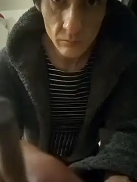 maciej online show from December 11, 12:02 am