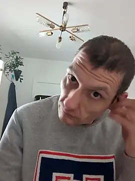 maciej online show from December 14, 12:10 pm