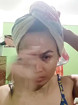 QueenSoreal online show from September 18, 5:15 pm