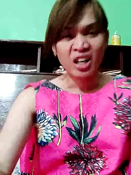 QueenSoreal online show from October 4, 4:16 pm