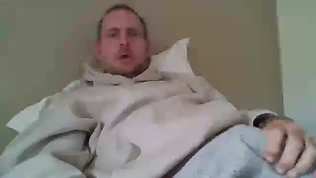 Snapshot of verylargecock chatting on September 11, 8:36 am verylargecock online show from September 11, 8:36 am