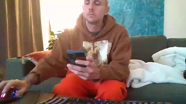 Snapshot of verylargecock chatting on September 23, 3:26 pm verylargecock online show from September 23, 3:26 pm