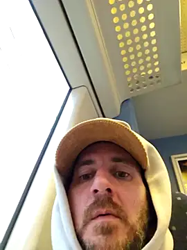 Snapshot of verylargecock chatting on November 7, 12:05 pm verylargecock online show from November 7, 12:05 pm