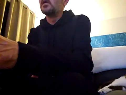 Snapshot of verylargecock chatting on November 12, 1:50 am verylargecock online show from November 12, 1:50 am