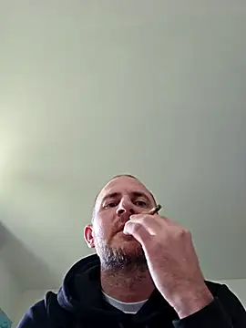 Snapshot of verylargecock chatting on December 15, 10:30 am verylargecock online show from December 15, 10:30 am