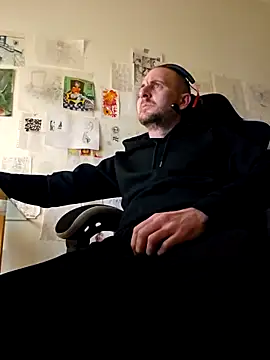 Snapshot of verylargecock chatting on December 16, 9:47 am verylargecock online show from December 16, 9:47 am