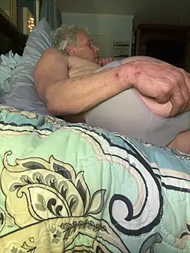 Snapshot of ruffdiamond chatting on March 9, 8:07 am ruffdiamond online show from March 9, 8:07 am