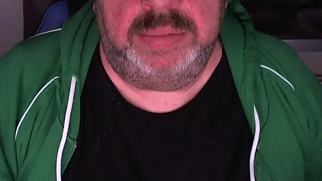 Snapshot of neegrr chatting on January 6, 7:01 am neegrr online show from January 6, 7:01 am