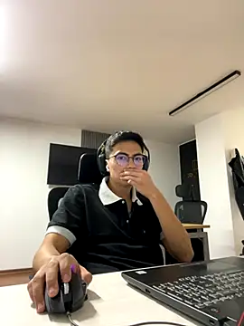 Snapshot of jean283829 chatting on November 21, 9:02 pm jean283829 online show from November 21, 9:02 pm