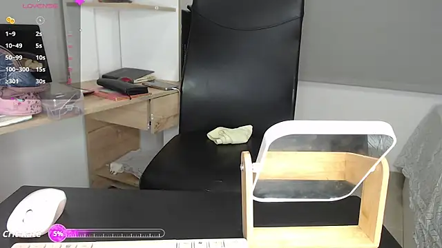 Snapshot of BriannaLorens chatting on November 1, 2:08 pm BriannaLorens online show from November 1, 2:08 pm