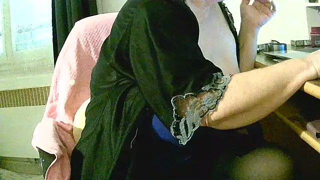 Snapshot of douceur63 chatting on November 24, 11:21 am douceur63 online show from November 24, 11:21 am