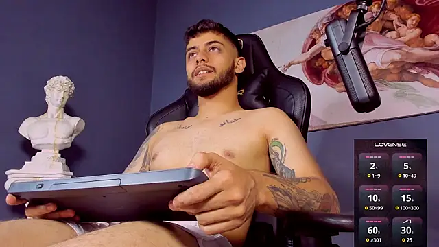 Snapshot of alessandro_duty chatting on December 14, 12:22 am alessandro duty online show from December 14, 12:22 am