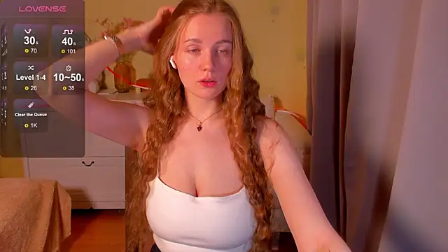 SweetMilkis online show from April 21, 7:50 pm