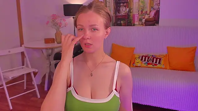 SweetMilkis online show from August 9, 10:53 am