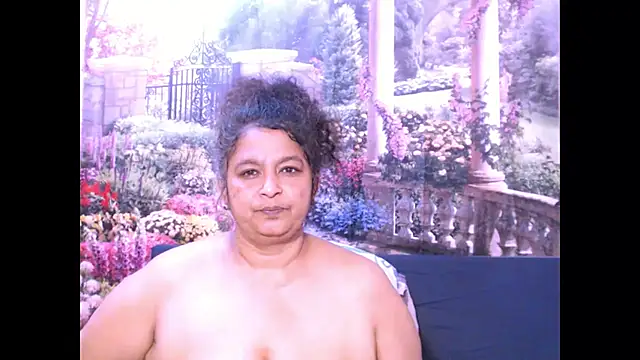 Snapshot of indianstar75 chatting on February 10, 12:30 am indianstar75 online show from February 10, 12:30 am