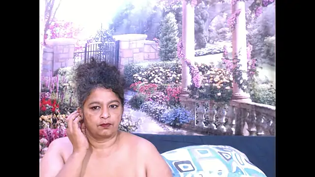 Snapshot of indianstar75 chatting on February 10, 11:45 pm indianstar75 online show from February 10, 11:45 pm
