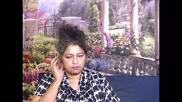 Snapshot of indianstar75 chatting on February 11, 6:40 am indianstar75 online show from February 11, 6:40 am