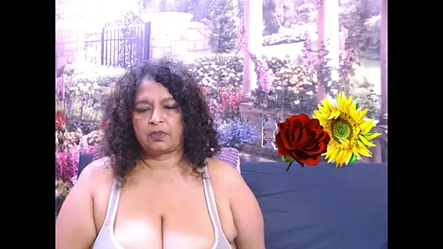 Snapshot of indianstar75 chatting on February 21, 5:53 pm indianstar75 online show from February 21, 5:53 pm