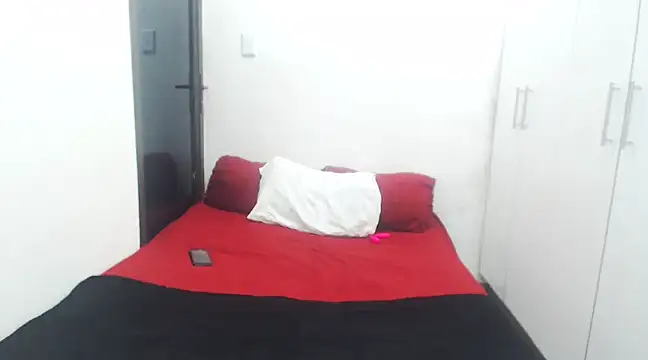 Snapshot of Samantha69x chatting on February 17, 2:53 am Samantha69x online show from February 17, 2:53 am