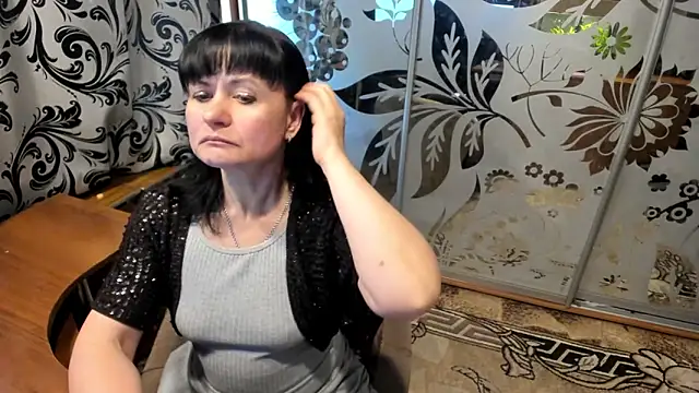 Snapshot of EVILENSA chatting on February 19, 2:13 pm EVILENSA online show from February 19, 2:13 pm