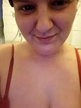 Snapshot of Cutegirlforyou chatting on February 2, 11:08 am Cutegirlforyou online show from February 2, 11:08 am