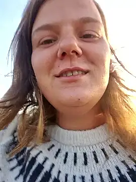 Snapshot of Cutegirlforyou chatting on September 17, 5:20 am Cutegirlforyou online show from September 17, 5:20 am