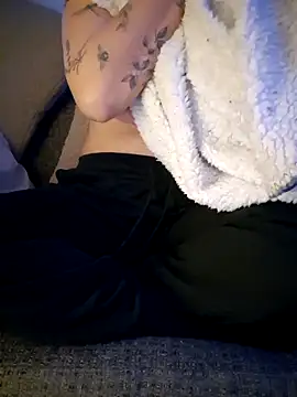 Cutegirlforyou online show from March 29, 5:29 am