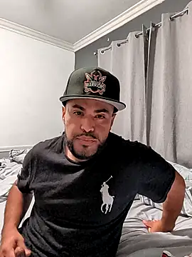 Snapshot of gardy8585 chatting on October 11, 1:09 pm gardy8585 online show from October 11, 1:09 pm