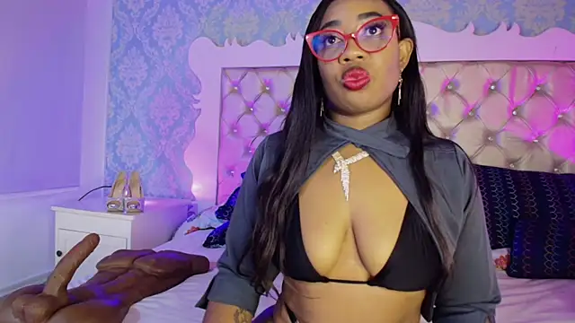 Snapshot of CaseyMoon chatting on January 16, 12:42 pm CaseyMoon online show from January 16, 12:42 pm