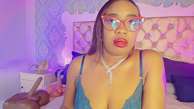 Snapshot of CaseyMoon chatting on February 28, 12:39 pm CaseyMoon online show from February 28, 12:39 pm