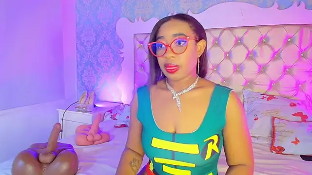 Snapshot of CaseyMoon chatting on March 13, 12:34 pm CaseyMoon online show from March 13, 12:34 pm