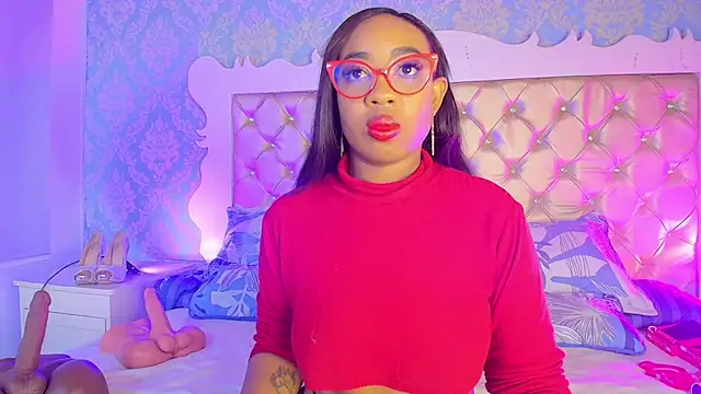 Snapshot of CaseyMoon chatting on March 28, 12:27 pm CaseyMoon online show from March 28, 12:27 pm