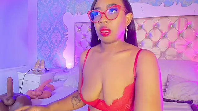 Snapshot of CaseyMoon chatting on April 1, 12:39 pm CaseyMoon online show from April 1, 12:39 pm