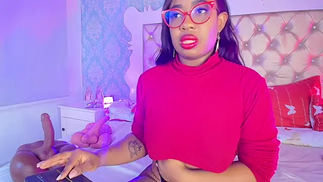 Snapshot of CaseyMoon chatting on April 11, 12:42 pm CaseyMoon online show from April 11, 12:42 pm