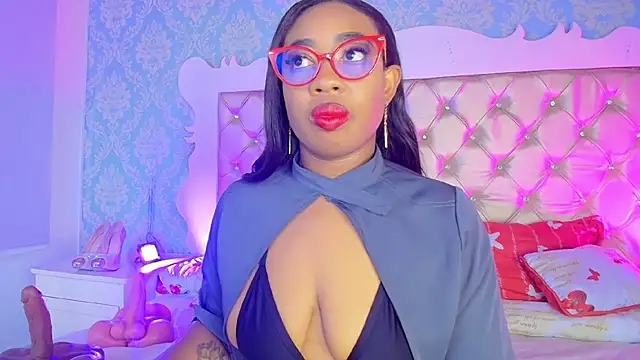 Snapshot of CaseyMoon chatting on April 16, 12:39 pm CaseyMoon online show from April 16, 12:39 pm