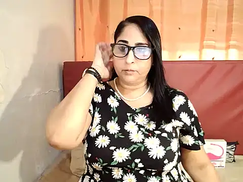 Snapshot of Indiankushy chatting on February 3, 4:23 pm Indiankushy online show from February 3, 4:23 pm