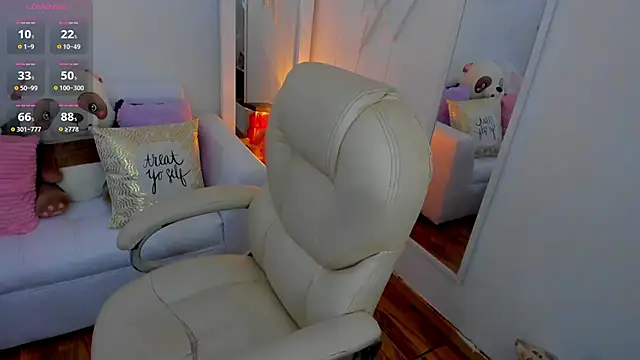 Snapshot of zobe_love chatting on January 28, 5:35 pm zobe love online show from January 28, 5:35 pm
