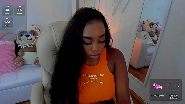 Snapshot of zobe_love chatting on February 8, 3:52 am zobe love online show from February 8, 3:52 am