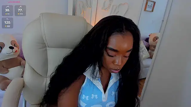 Snapshot of zobe_love chatting on March 22, 5:28 am zobe love online show from March 22, 5:28 am